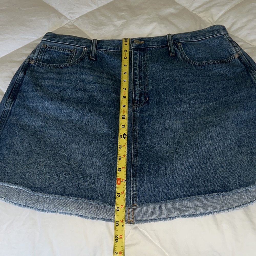 MADEWELL Ridge Denim A-Line Dolphin-Hem Mini Skirt in medium dark Wash SIZE 33 - Picture 11 of 16